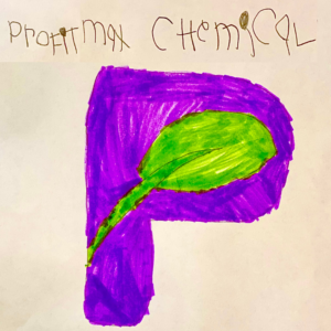Un fondo marrón con un gran logo P de ProfitMax Chemical dibujado en púrpura con una hoja verde en el medio dibujada por un niño. Arriba de la P en letras infantiles que dice ProfitMax Chemical.